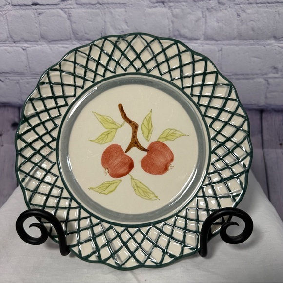 Royal Norfolk Other - Royal Norfolk Cream and Green Apple Plate